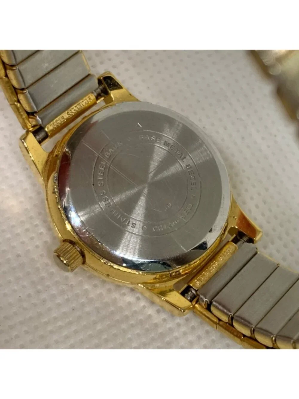 Carriage indiglo gold tone women’s watch 25mm quartz analog size 6” running